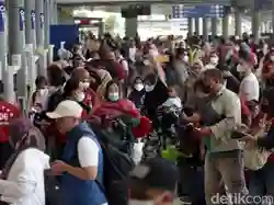 Terjadi Lagi Kasus Pemudik Ketinggalan karena Berlama-lama di Kamar Mandi